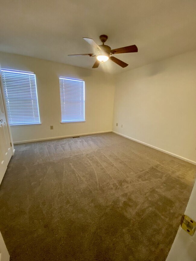 Building Photo - GHENT