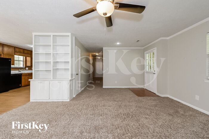 Building Photo - 185 Southmoor Cir