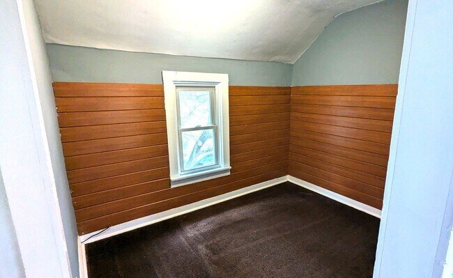 Building Photo - 1043 Chestnut St