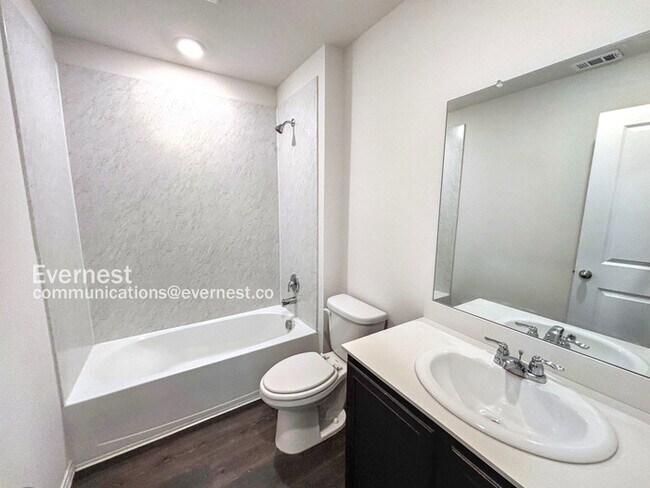 Building Photo - 3213 Perman Dr