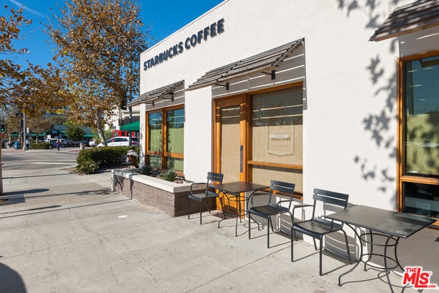 Building Photo - 11645 Montana Ave