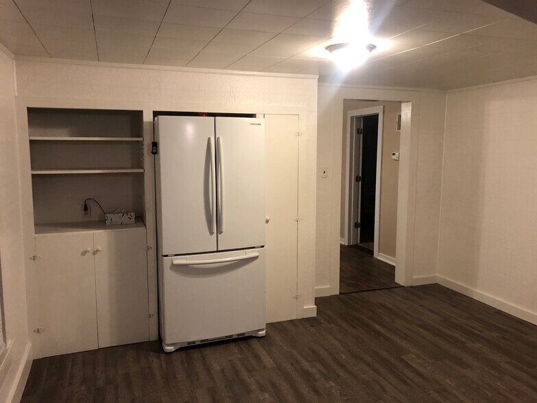 North side of Kitchen - 8 6th St