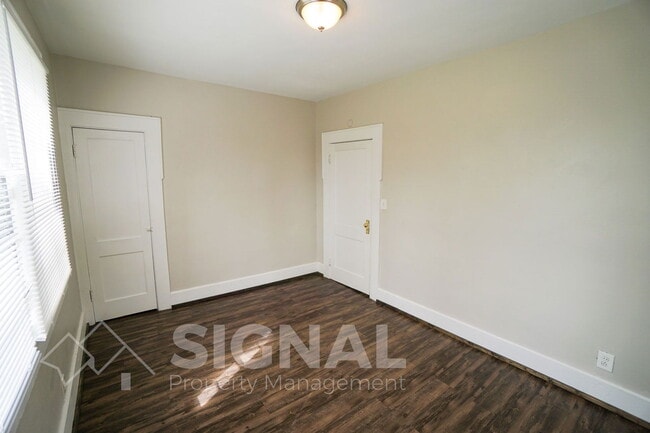 Building Photo - 1785 Steiner Ave SW