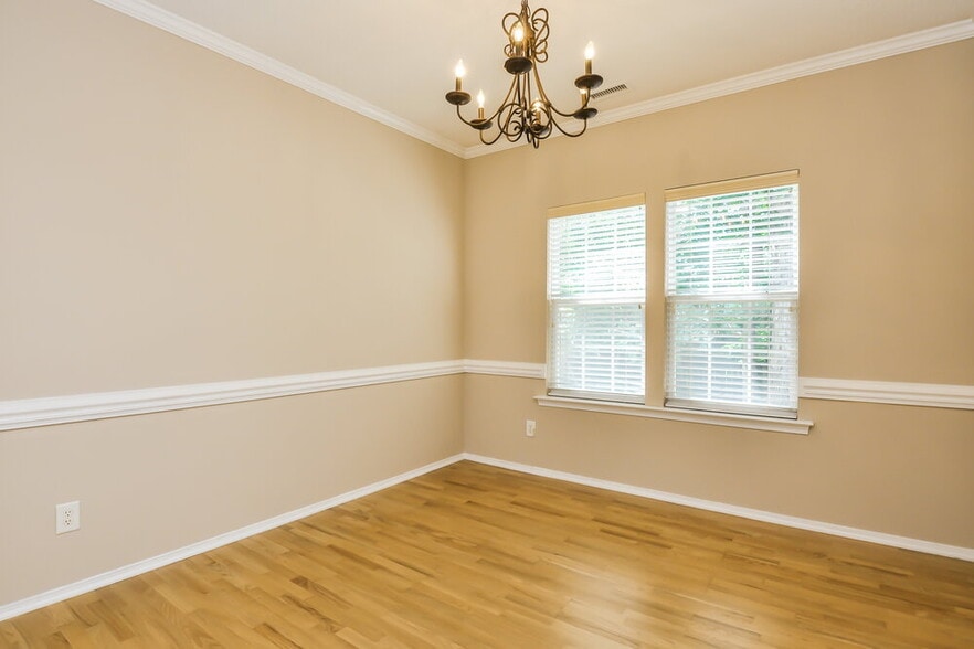 Building Photo - 5609 Enoree Ln