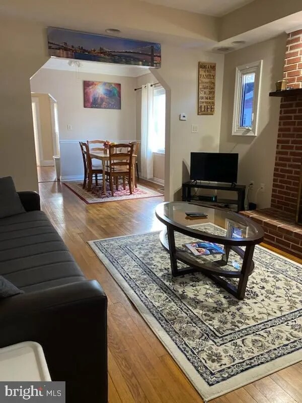 Building Photo - 748 Thayer Ave