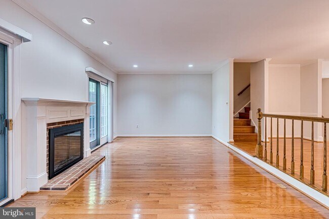 Building Photo - 6867 Williamsburg Pond Ct