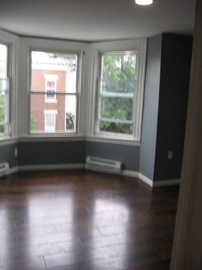 Building Photo - 1506 W Ruscomb St