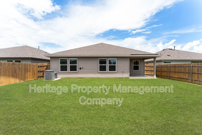 Building Photo - 1428 Redwood Crk