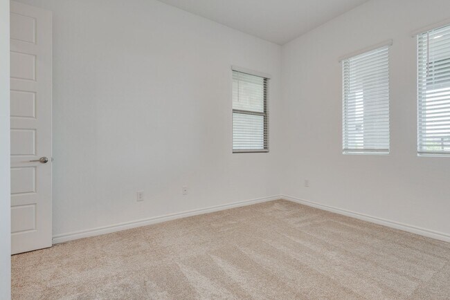 Building Photo - Single story in the exclusive master planned community of Heritage in Stonebridge!