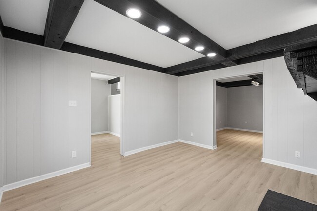 Building Photo - STUNNING 4 BEDROOM IN SHERADEN! SPACIOUS R...