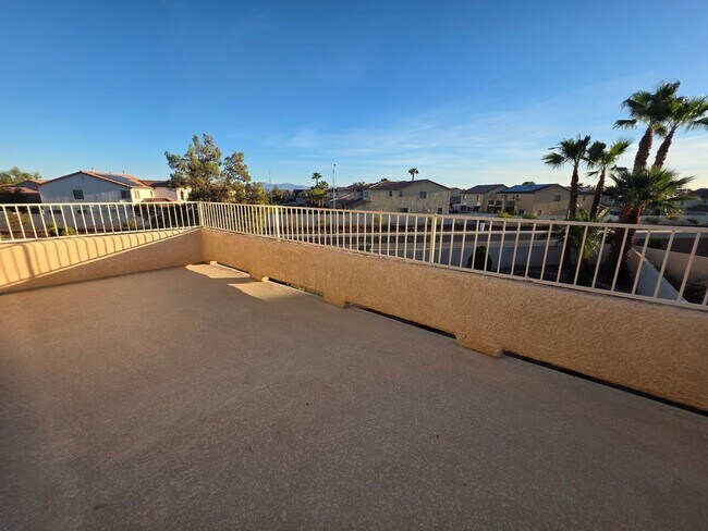 Building Photo - 748 Maccabe Ave