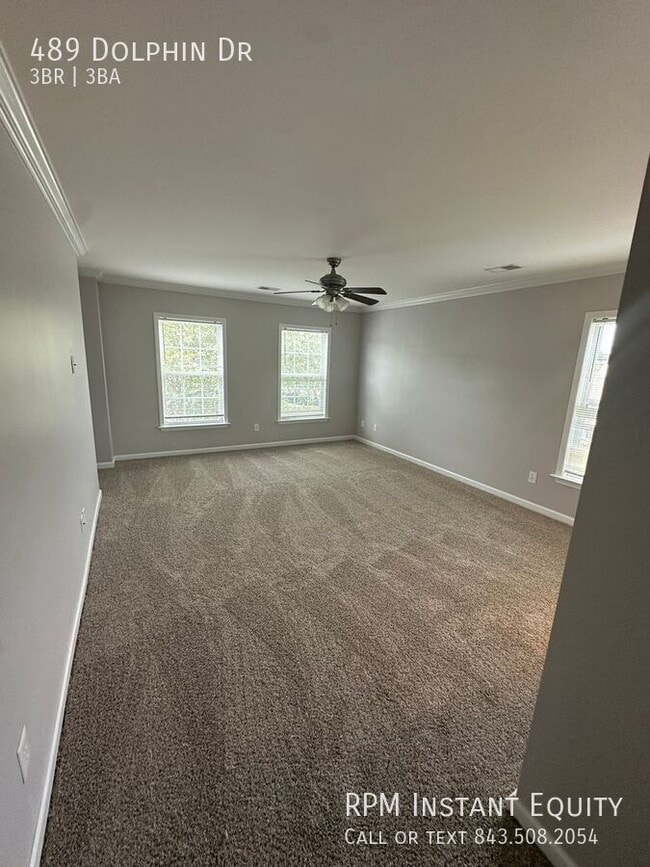 Building Photo - 489 Dolphin Dr