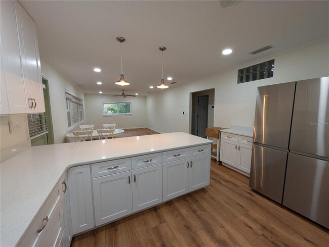 Building Photo - 8481 S Great Oaks Dr