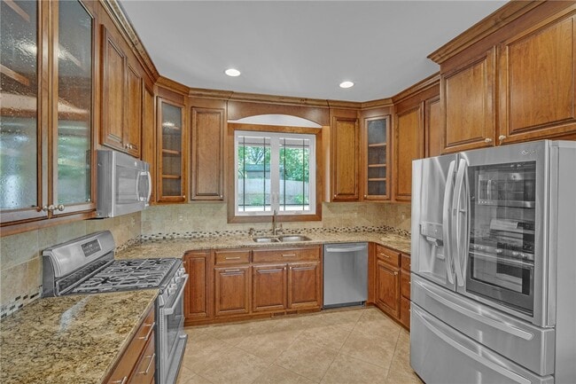 Building Photo - 137 Crawford Lake Dr