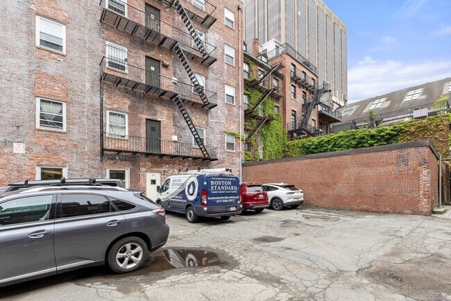 Building Photo - 27 Bowdoin St