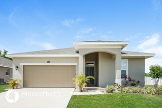 Building Photo - 37113 Scenic Bluff Dr