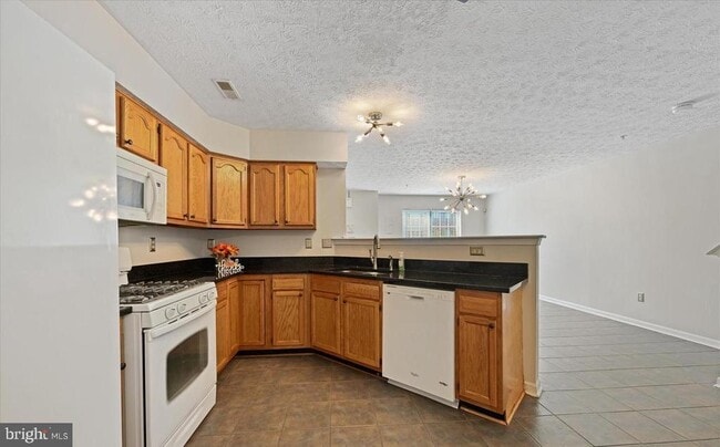 Building Photo - 1817 Triple Feather Rd