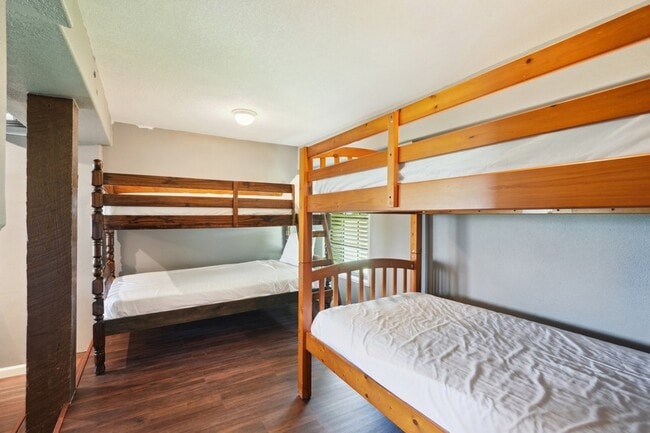 Building Photo - 4211 San Jacinto Dr