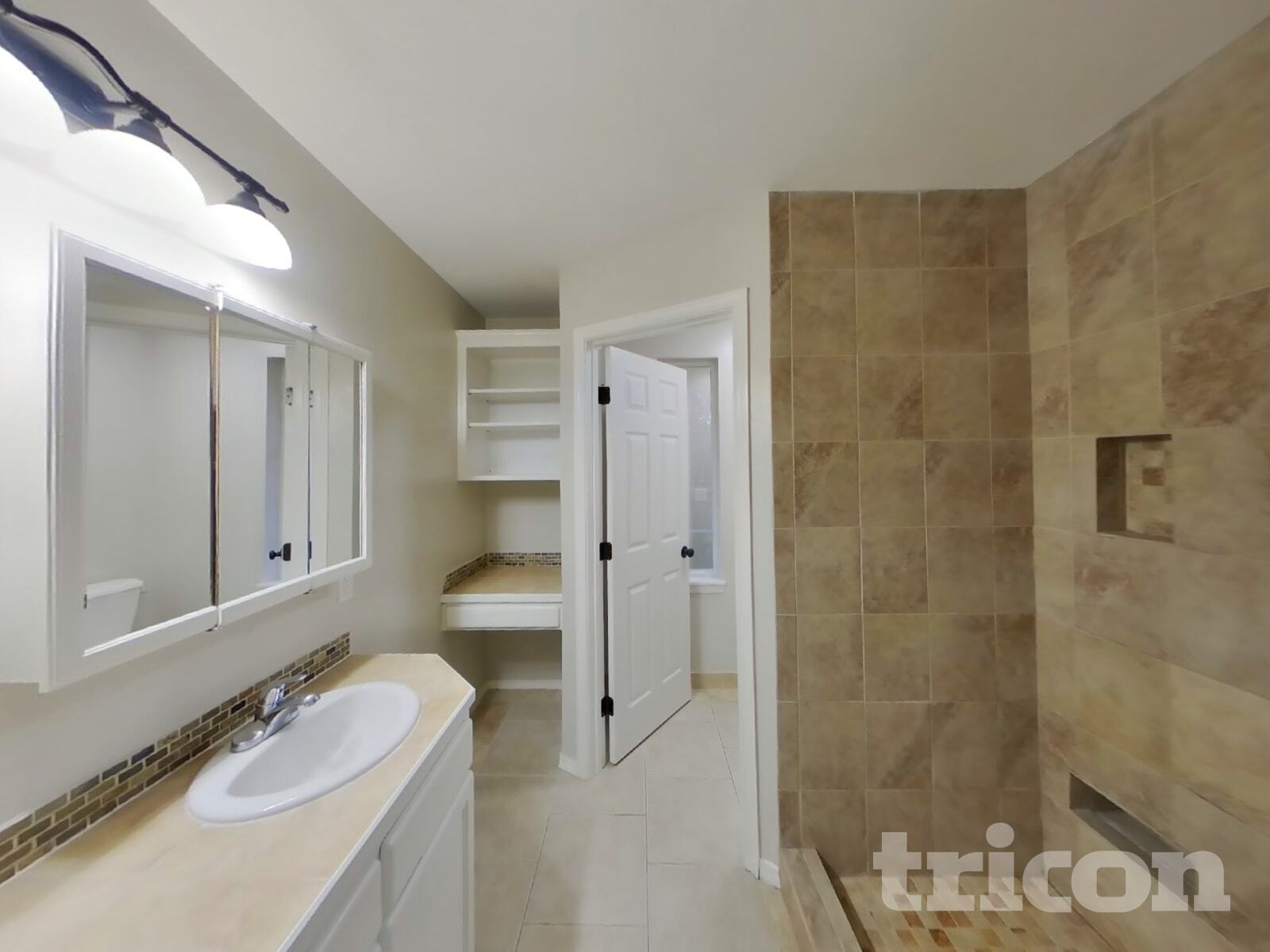 Building Photo - 302 3rd Ave SE