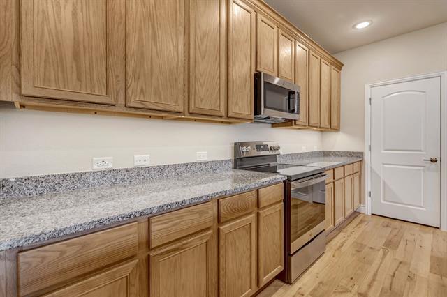 Building Photo - 9625 Heartwood Dr