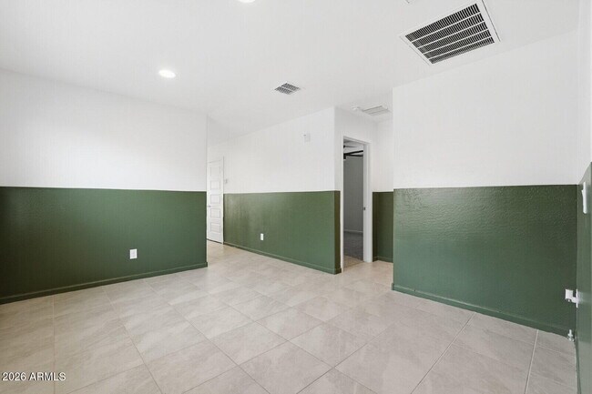 Building Photo - 12168 E Sunflower Ln
