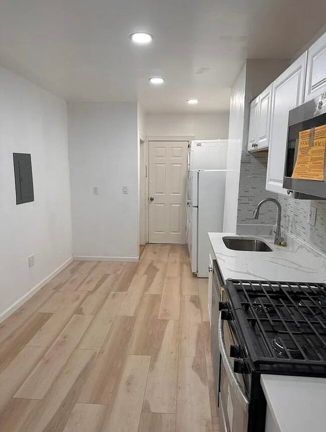 Building Photo - 135A Grace St