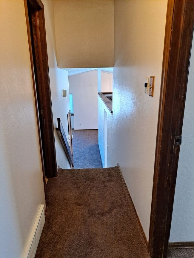 Building Photo - ALL PROSPECTIVE TENANTS MUST SUBMIT A $58 ...