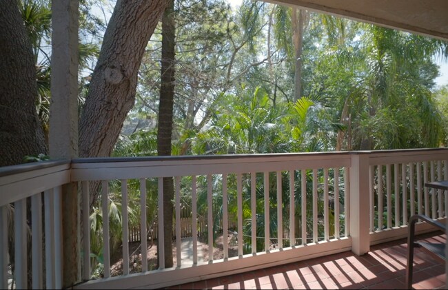 Building Photo - 330 Lang Ct N