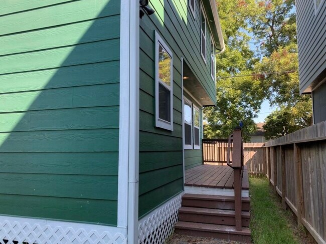 Building Photo - 4322 Chapman St