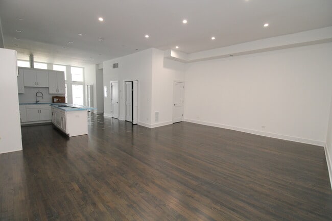 Building Photo - 1474 N Milwaukee Ave