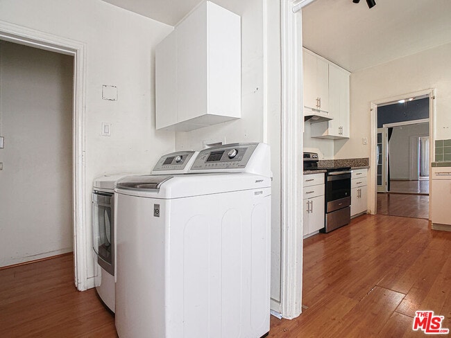 Building Photo - 336 S Wilton Pl