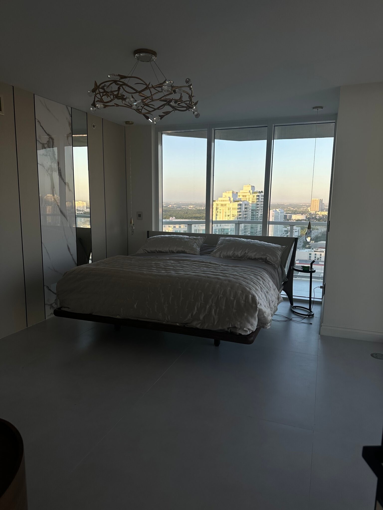 Building Photo - 16699 Collins Ave