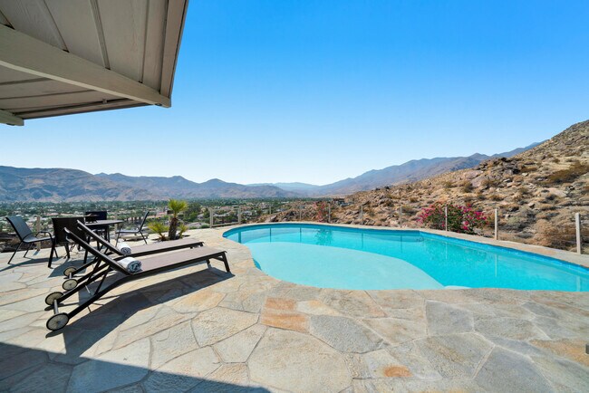 Building Photo - 17 Cahuilla Hills Dr