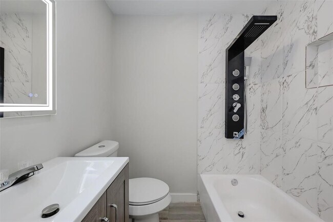 Building Photo - 1747 Wroxton Ct