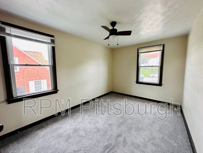 Building Photo - 933 Josephine St