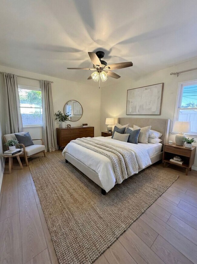 Building Photo - 3Bd House w/ HUGE Yard + RV Parking + New Appliances!