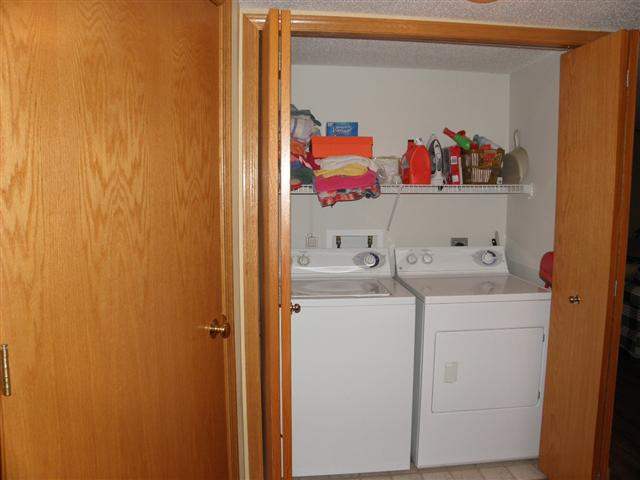 Building Photo - 20 Cherry Ct