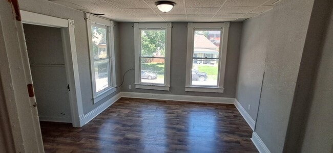 Building Photo - 2416 Jules St