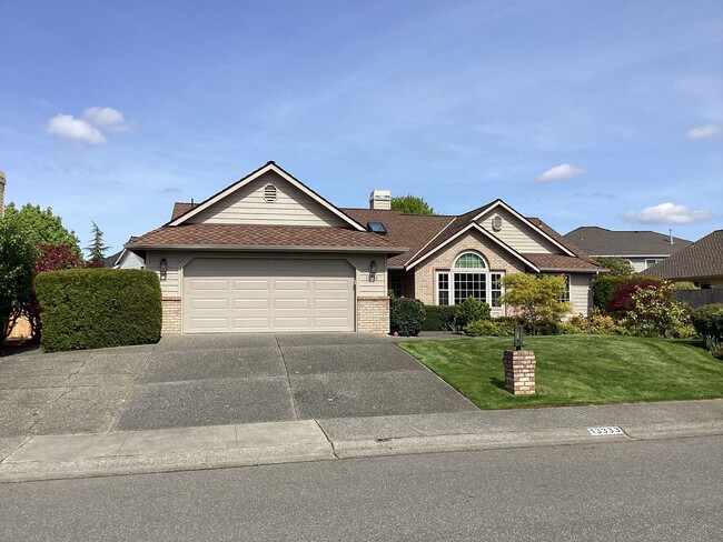 Primary Photo - Charming Mukilteo Rambler in Fair Harbor
