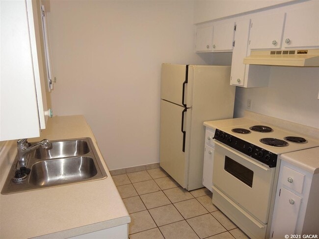 Building Photo - 2635 SW 35th Pl
