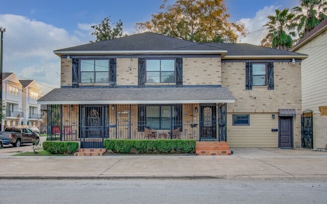 Building Photo - 1318 Cleburne St