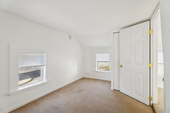 Building Photo - Charming 2-Bedroom Single-Family Home with off Street Parking