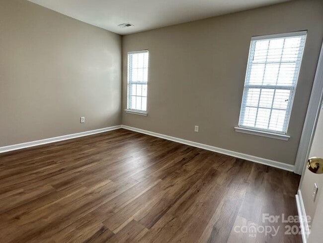 Building Photo - 9440 Graywell Ln
