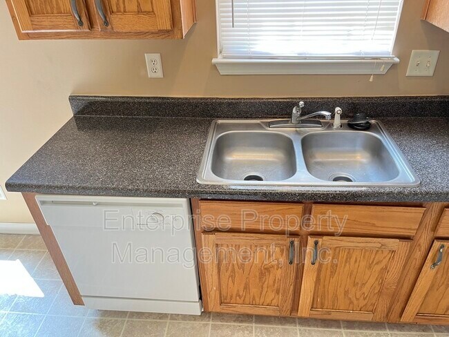 Building Photo - 9221 Lazzini Cove