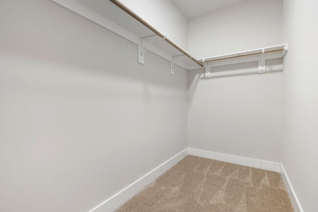Building Photo - 500 Kings Lake Wy