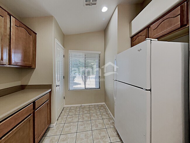 Building Photo - 414 S 114th Ave