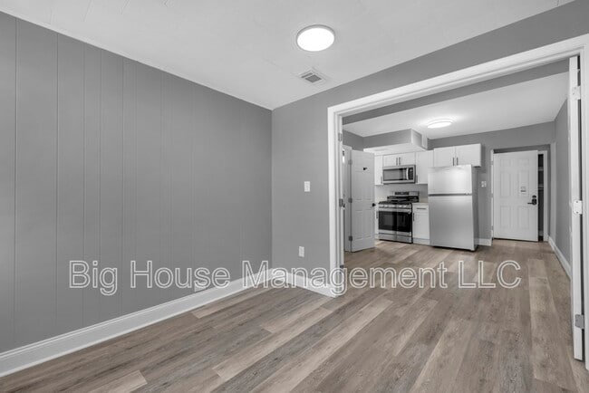 Building Photo - 1725 Hollins St