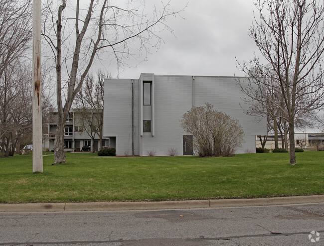 Building Photo - Cedar Crest Apartments