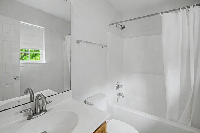 Building Photo - 11312 Jessica Dr