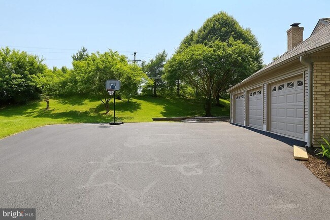 Building Photo - 5503 Chestermill Ct